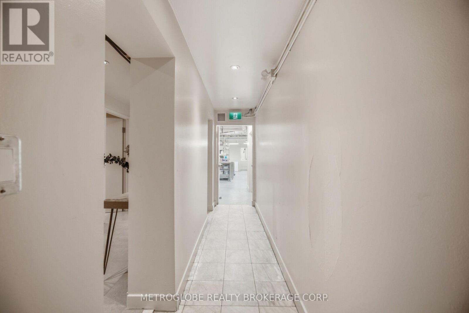 587-589 College Street, Toronto, Ontario  M6G 1B2 - Photo 23 - C13839784