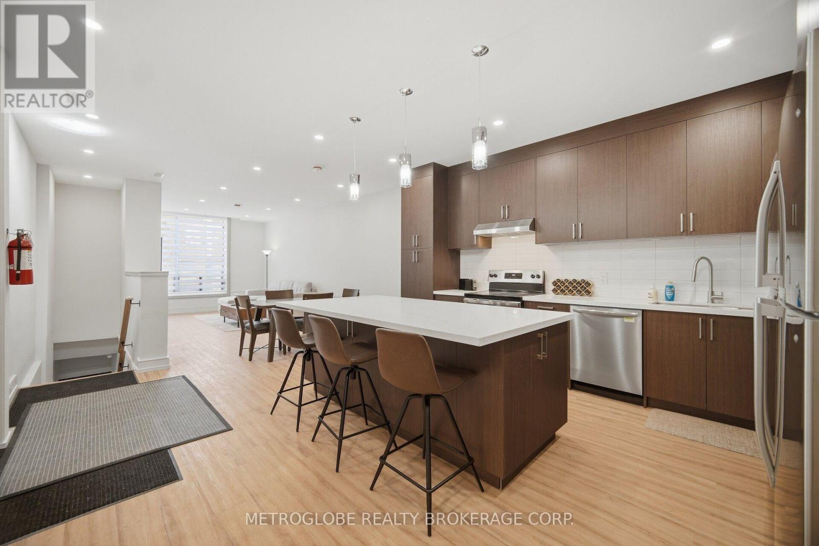587-589 College Street, Toronto, Ontario  M6G 1B2 - Photo 28 - C13839784