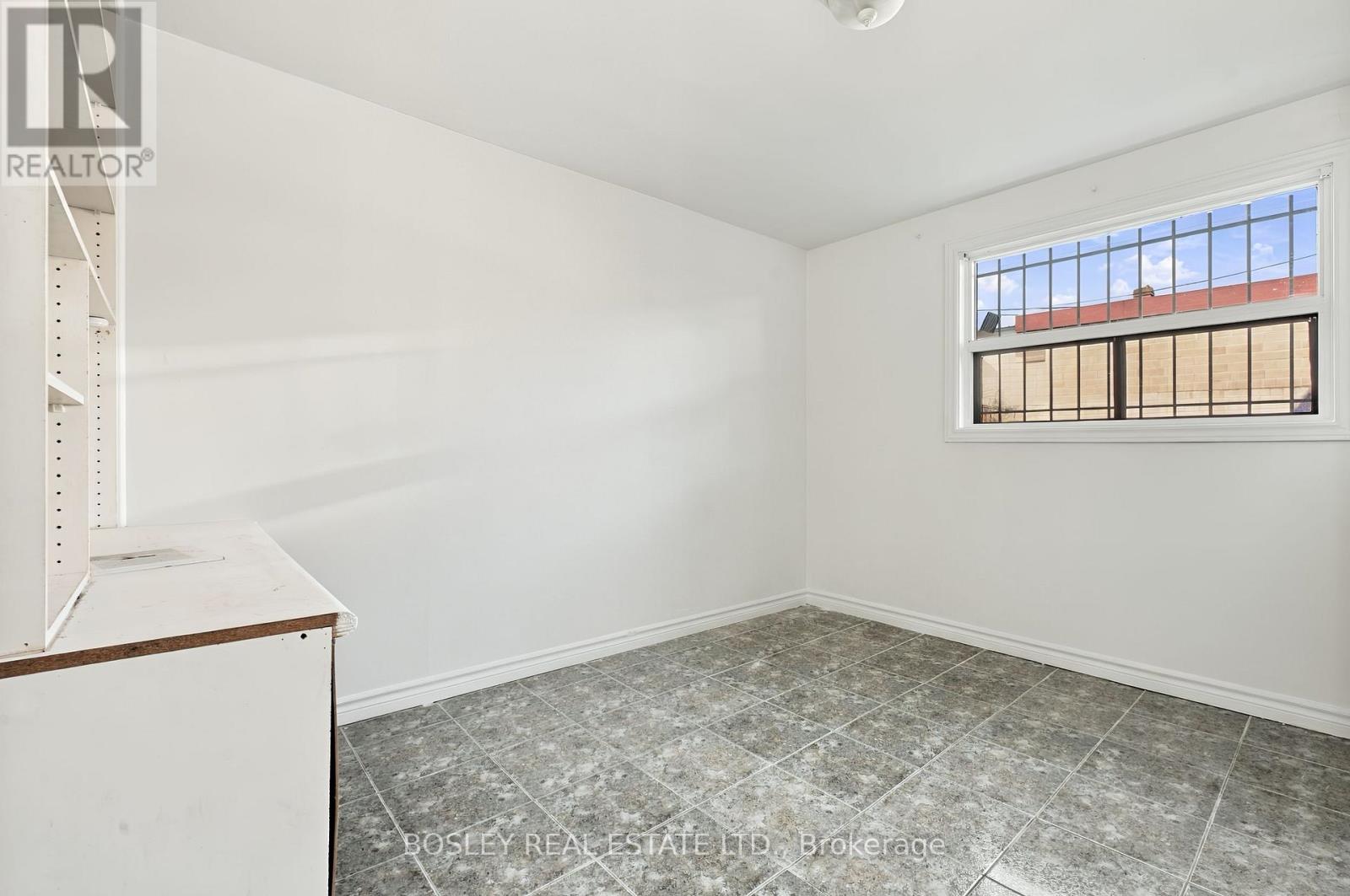 371 Brock Avenue, Toronto, Ontario  M6H 3N5 - Photo 14 - C13839794