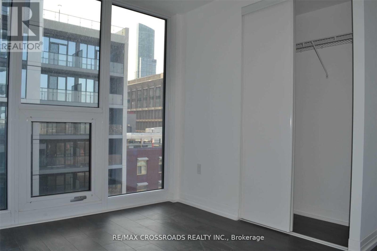 808 - 200 DUNDAS STREET E