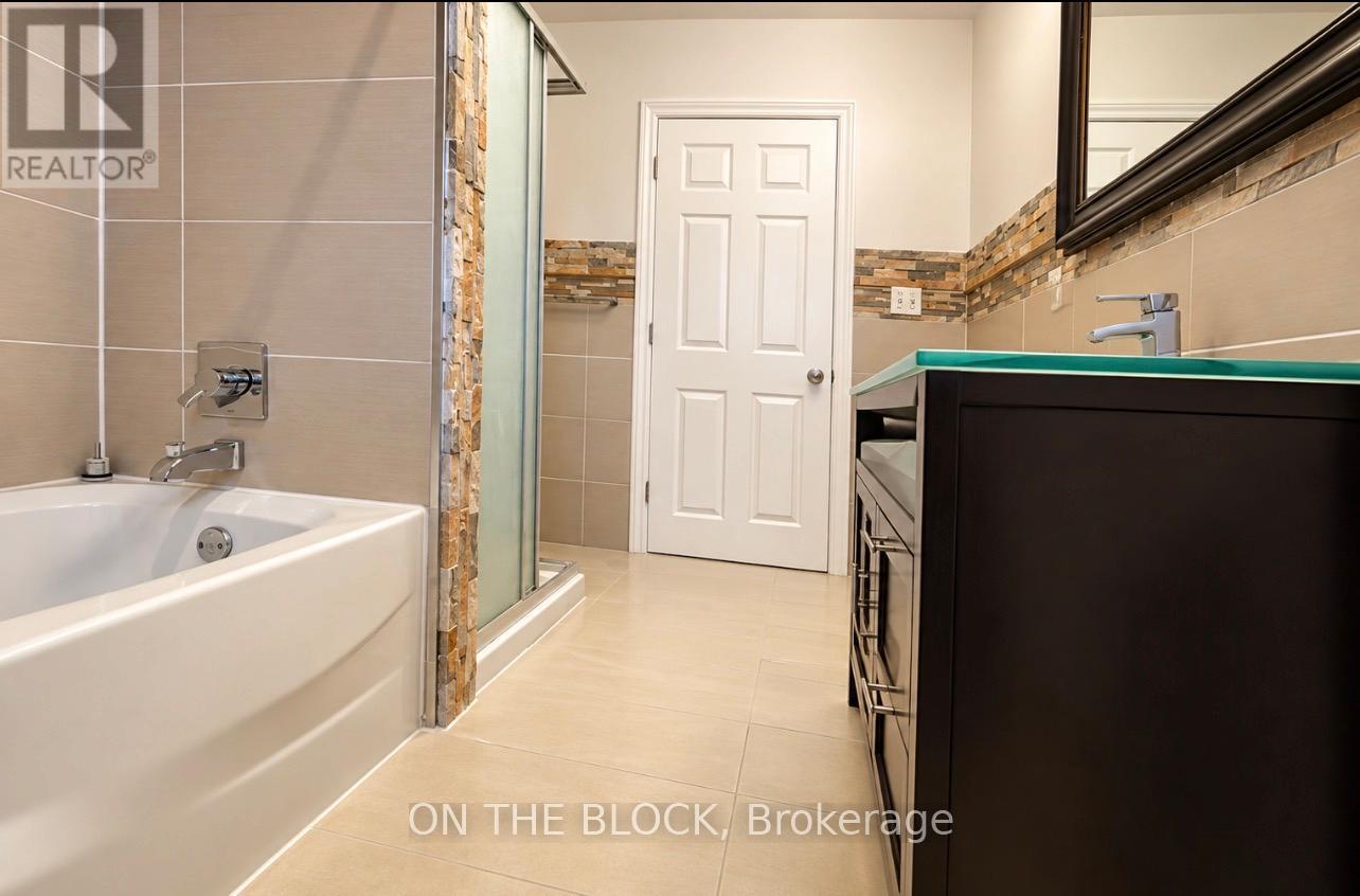 6 Laxford Avenue, Toronto, Ontario  M1R 1M6 - Photo 13 - E13839792