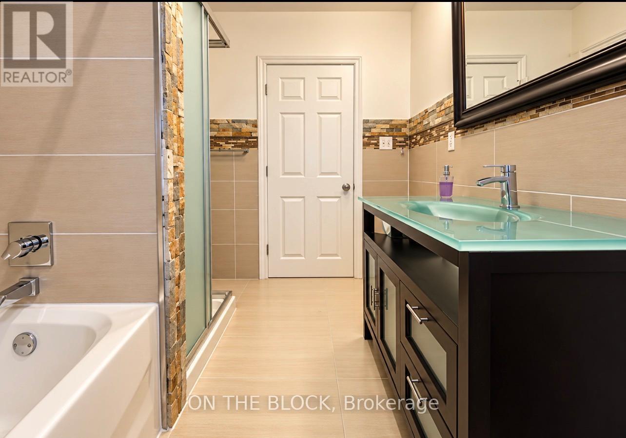 6 Laxford Avenue, Toronto, Ontario  M1R 1M6 - Photo 16 - E13839792