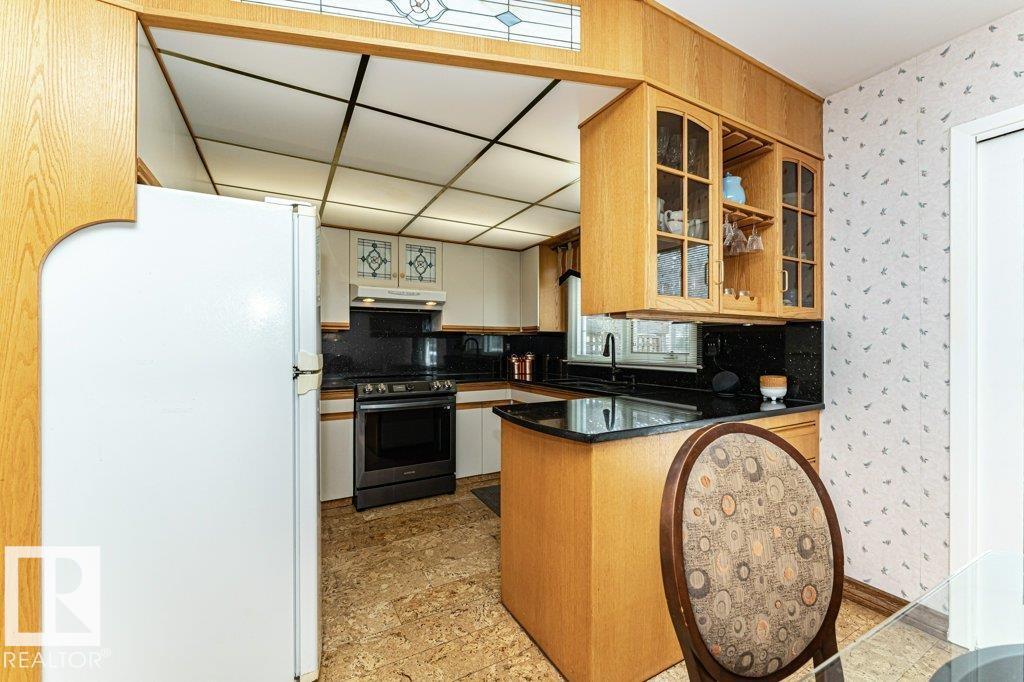 9222 88 ST