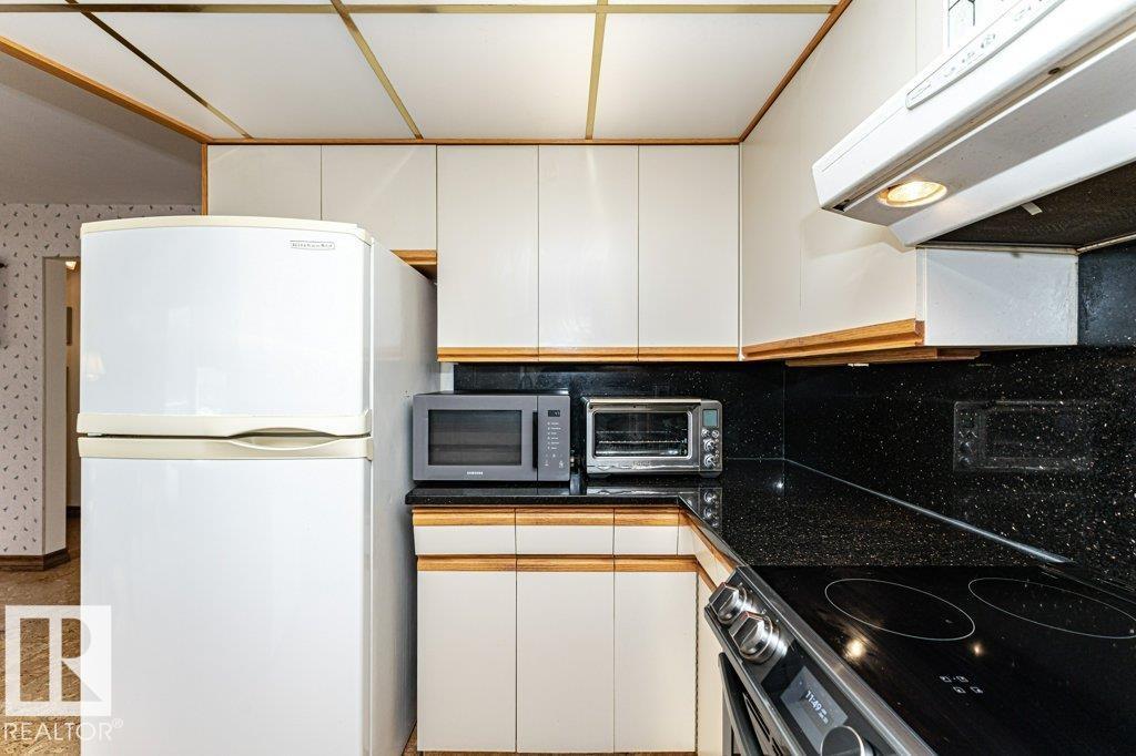 9222 88 ST
