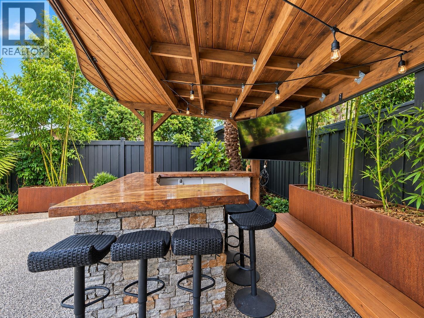 1050 EDEN CRESCENT