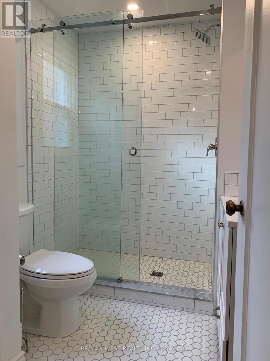 Unit 1 - 258 South Kingsway, Toronto, Ontario  M6S 3V1 - Photo 15 - W13839770