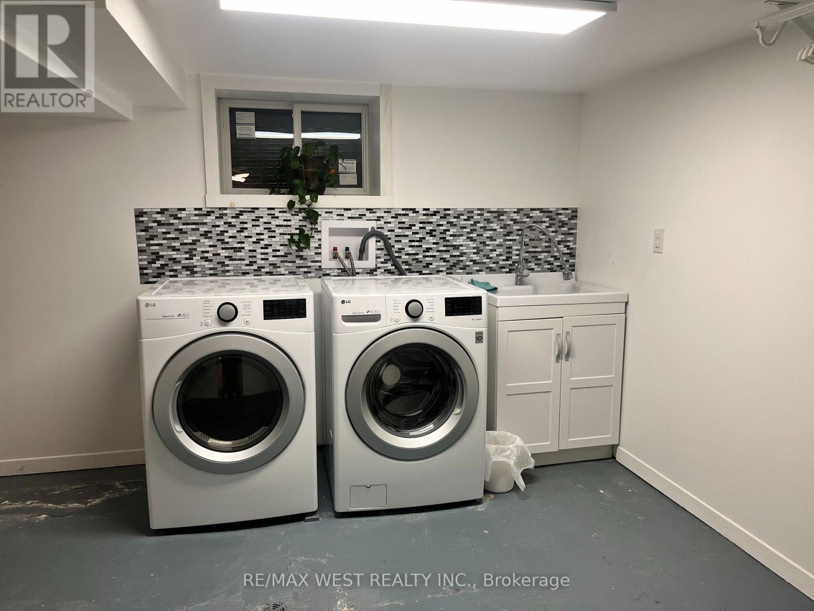 Unit 1 - 258 South Kingsway, Toronto, Ontario  M6S 3V1 - Photo 17 - W13839770