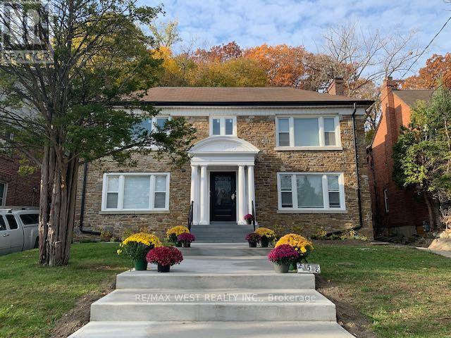 Unit 1 - 258 South Kingsway, Toronto, Ontario  M6S 3V1 - Photo 20 - W13839770