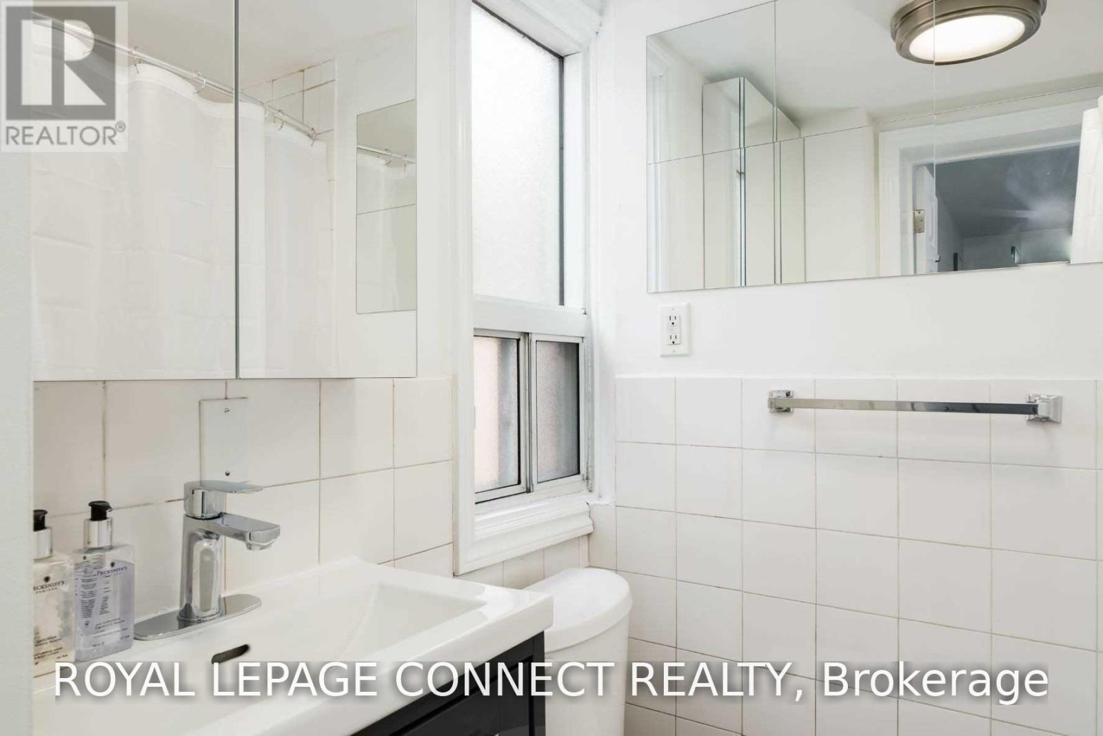 Suite 4 - 307 Pacific Avenue, Toronto, Ontario  M6P 2P8 - Photo 16 - W13839824