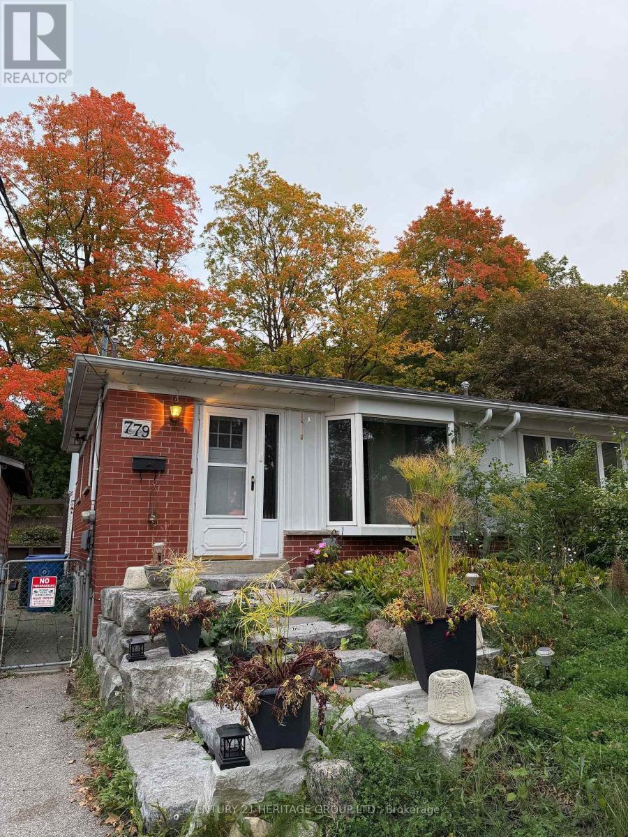 MAIN - 779 GREENFIELD CRESCENT, Newmarket, Ontario