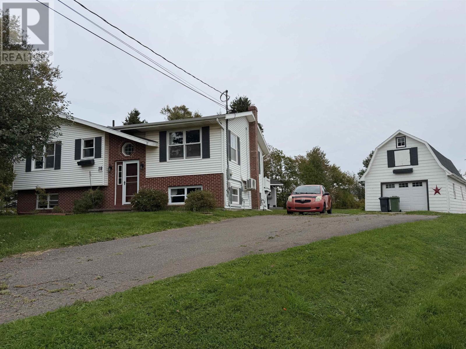 18 Kinlock Road, Stratford, Prince Edward Island  C1B 1L8 - Photo 2 - 202624628