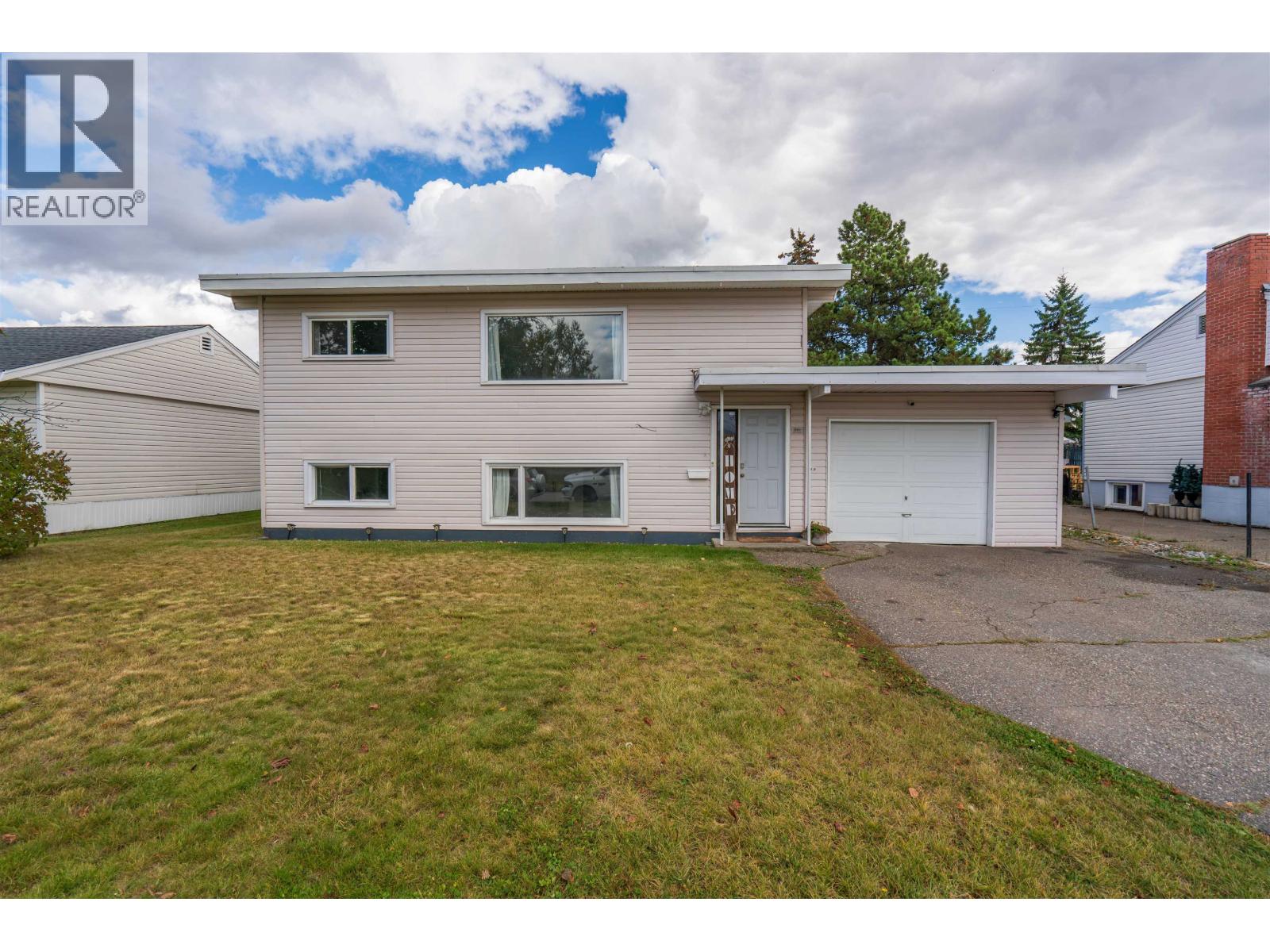 894 Irwin Street, Prince George, British Columbia  V2M 2X9 - Photo 1 - R3170430
