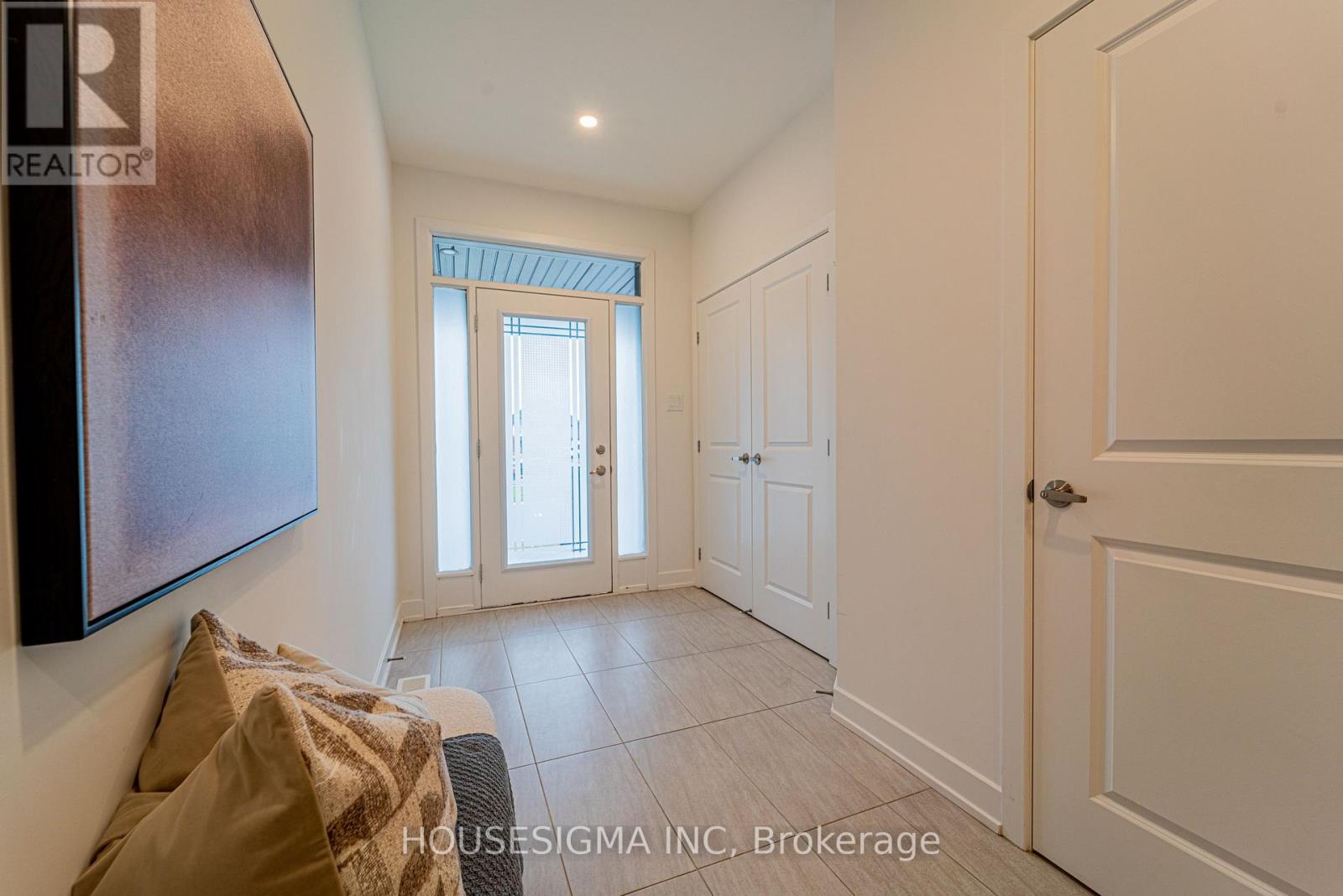 74 Nettle Crescent, Ottawa, Ontario  K1T 0W9 - Photo 4 - X13840056