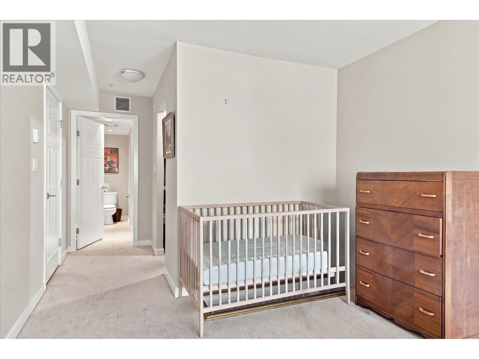 207 1212 MAIN STREET