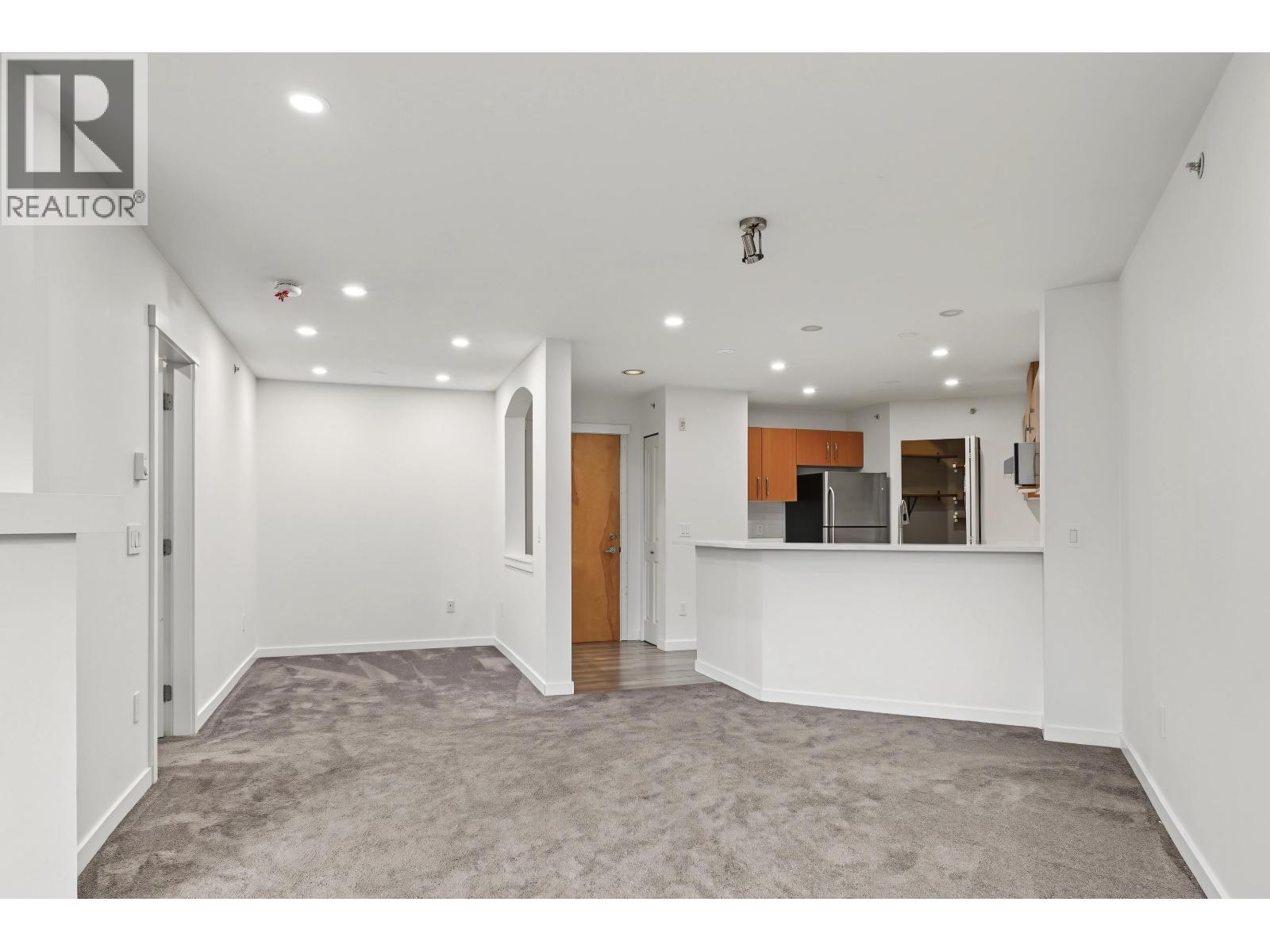 403 500 Klahanie Drive, Port Moody, British Columbia V3H 5L1 - Photo 3 - R3170408