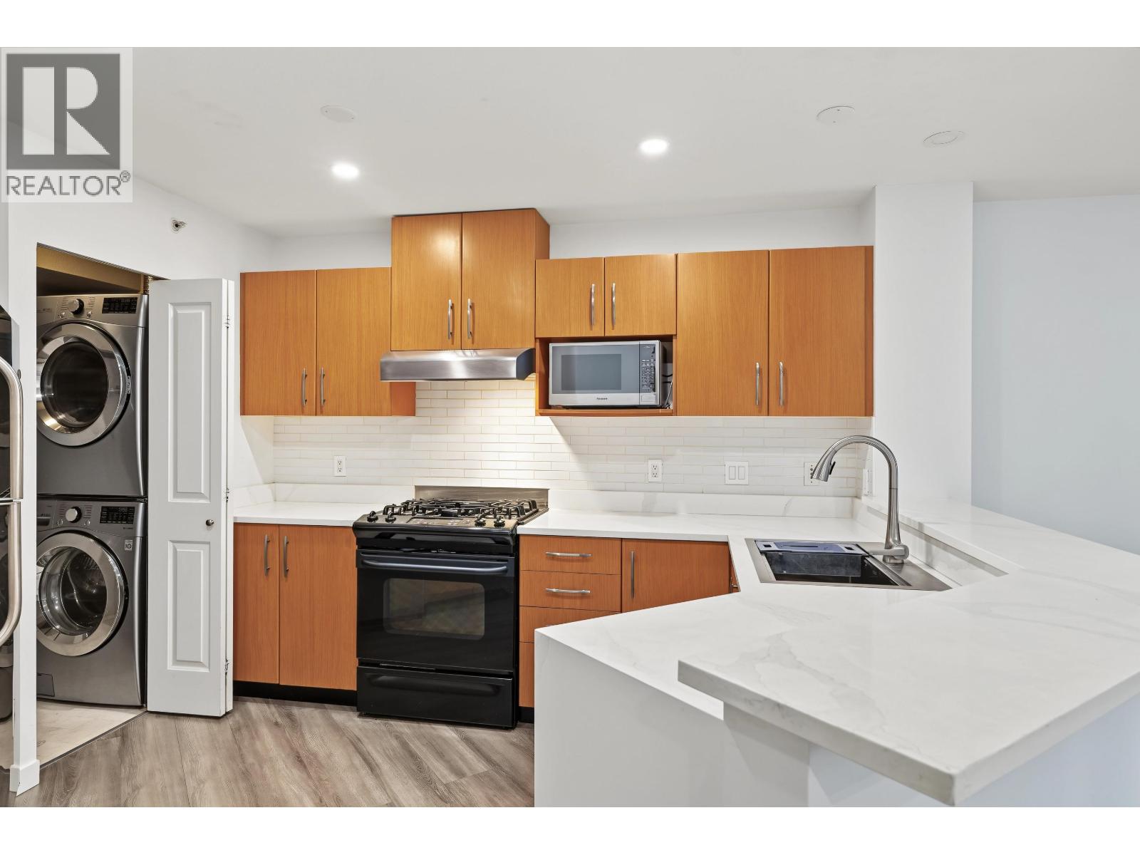 403 500 Klahanie Drive, Port Moody, British Columbia V3H 5L1 - Photo 6 - R3170408
