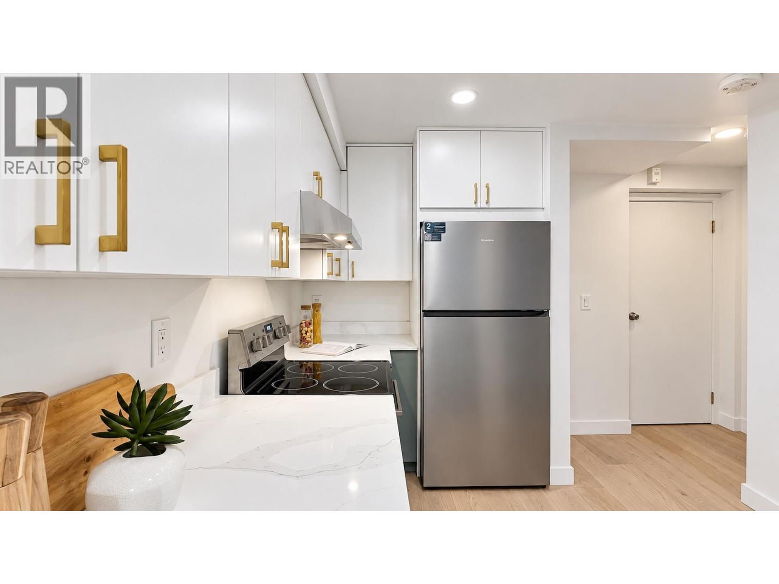 10 1355 W 4th Avenue, Vancouver, British Columbia V6H 3Y8 - Photo 9 - R3170449