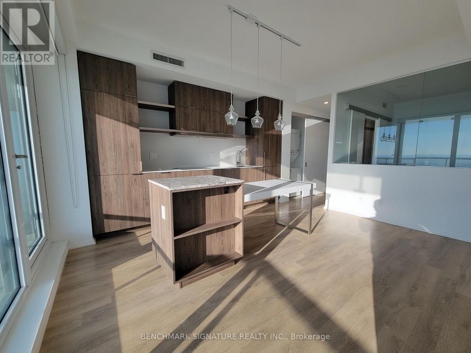 5810 - 197 Yonge Street, Toronto, Ontario  M5B 1M4 - Photo 13 - C13840080