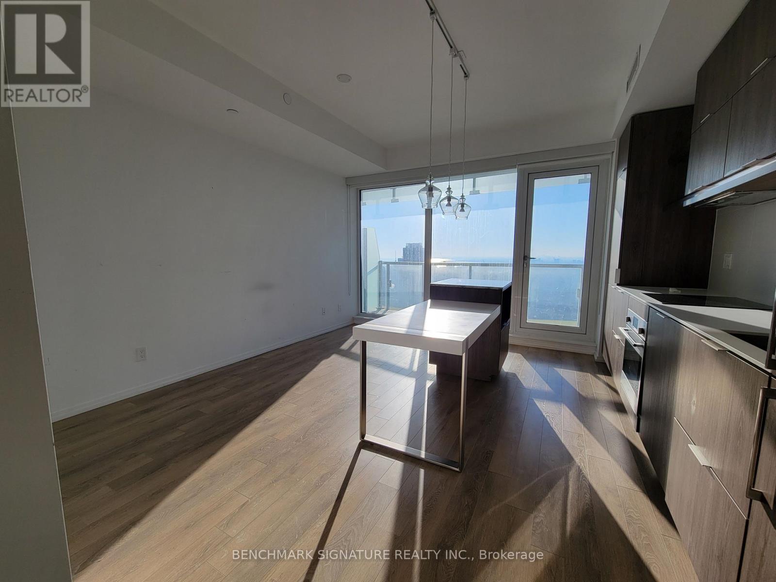 5810 - 197 Yonge Street, Toronto, Ontario  M5B 1M4 - Photo 6 - C13840080