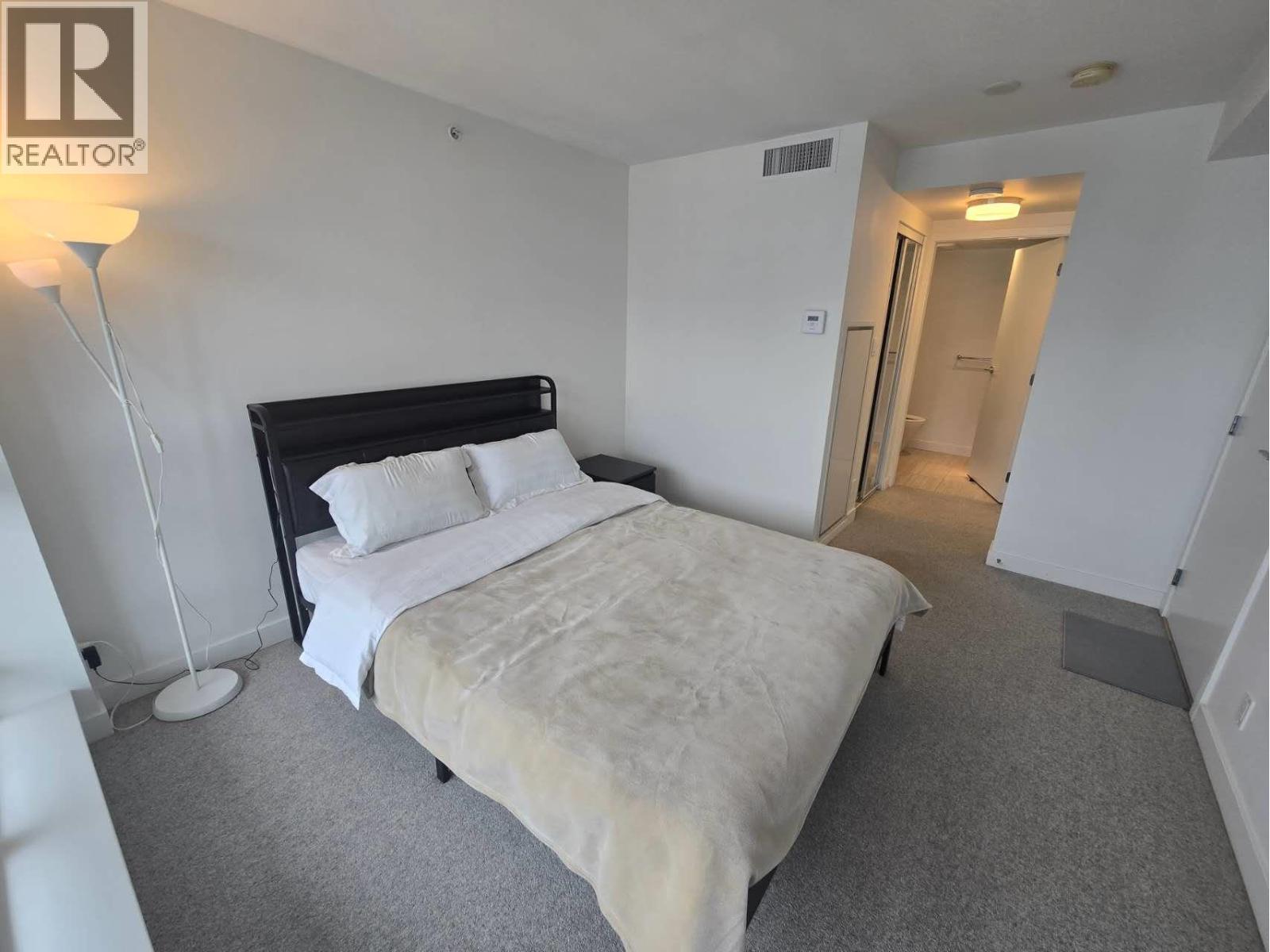 1601 7333 MURDOCH AVENUE
