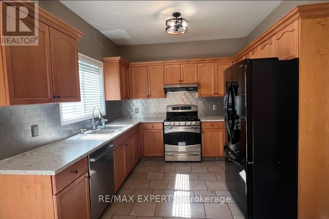 Main - 144 Meadowoak Crescent, London North, Ontario  N6H 5R9 - Photo 4 - X13806556