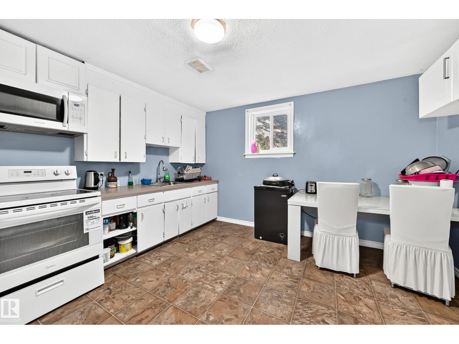 12440 82 ST NW