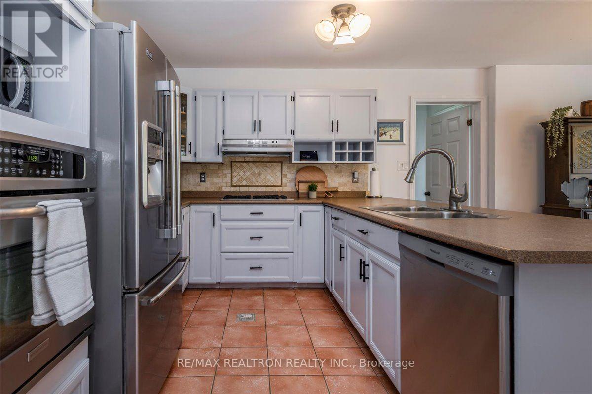 34 Howard Drive, Oro-Medonte, Ontario  L0L 2E0 - Photo 10 - S13840094