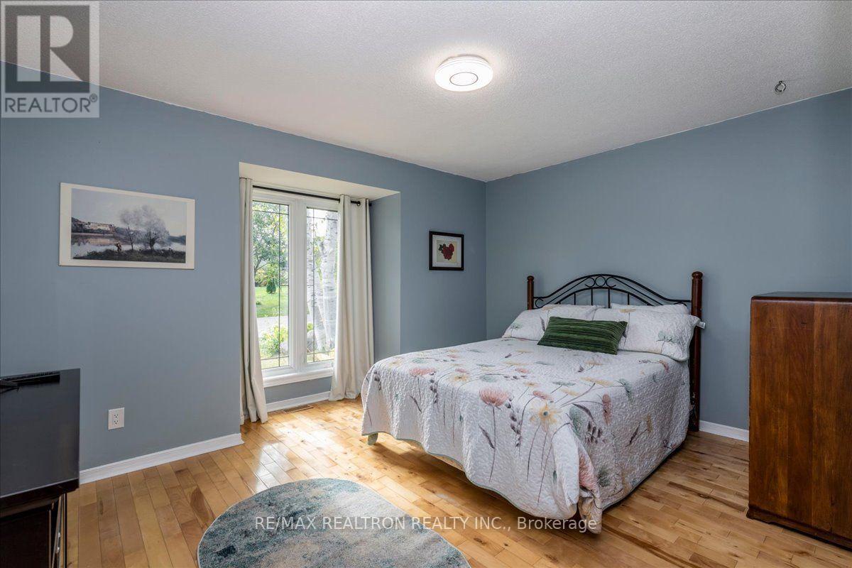 34 Howard Drive, Oro-Medonte, Ontario  L0L 2E0 - Photo 17 - S13840094