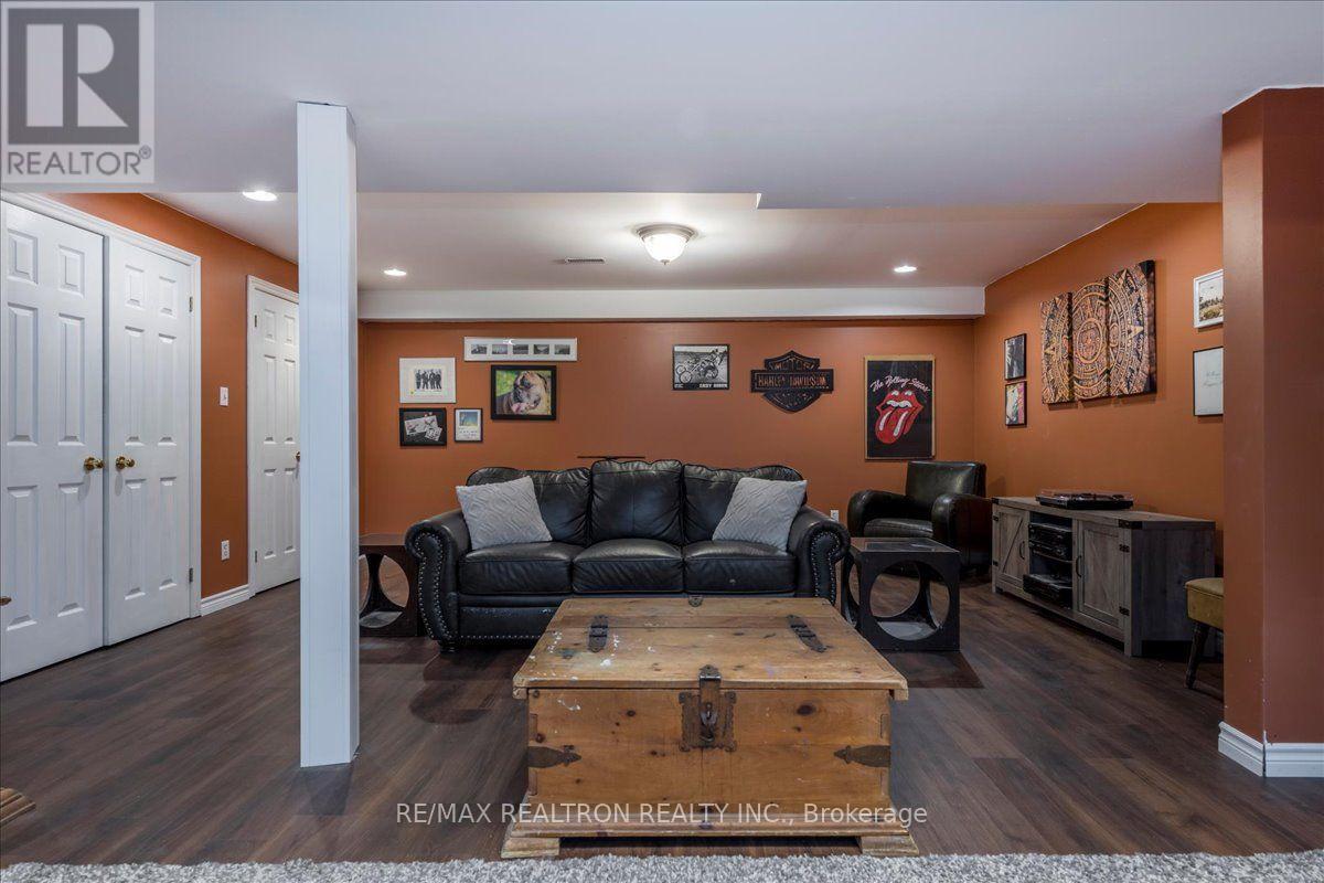 34 Howard Drive, Oro-Medonte, Ontario  L0L 2E0 - Photo 23 - S13840094