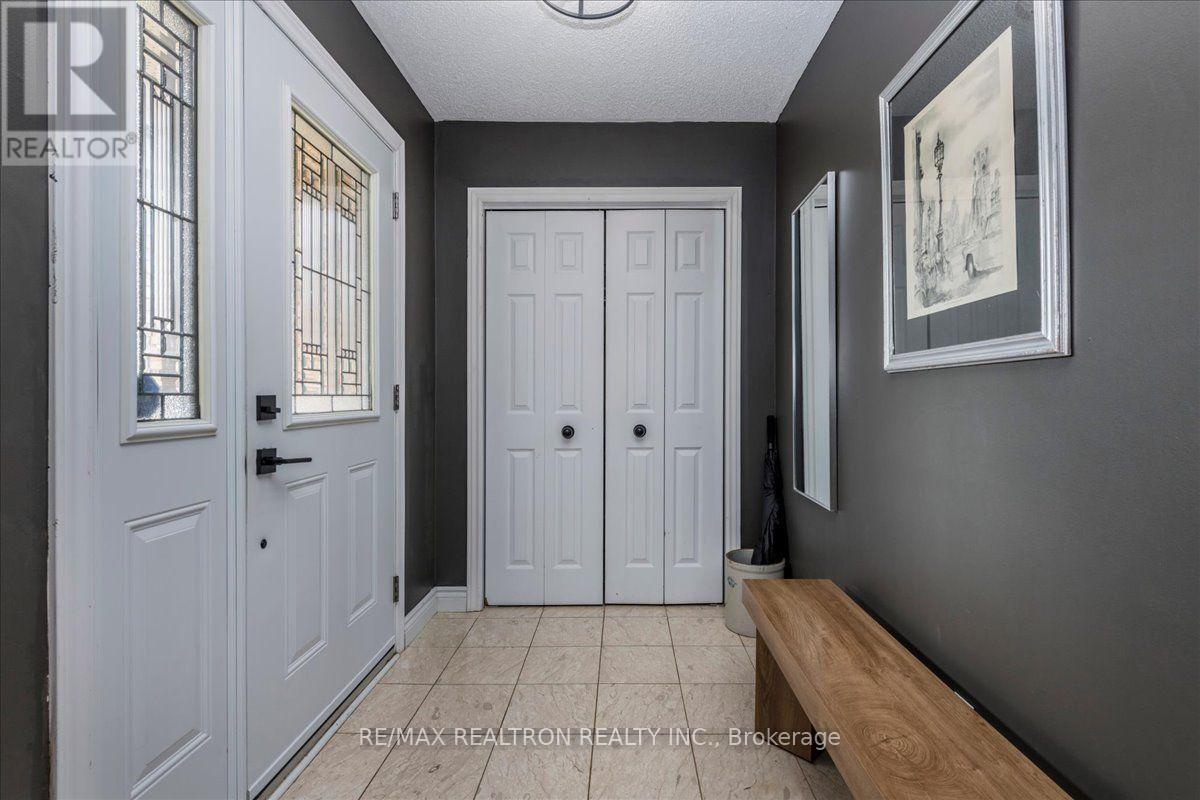 34 Howard Drive, Oro-Medonte, Ontario  L0L 2E0 - Photo 4 - S13840094