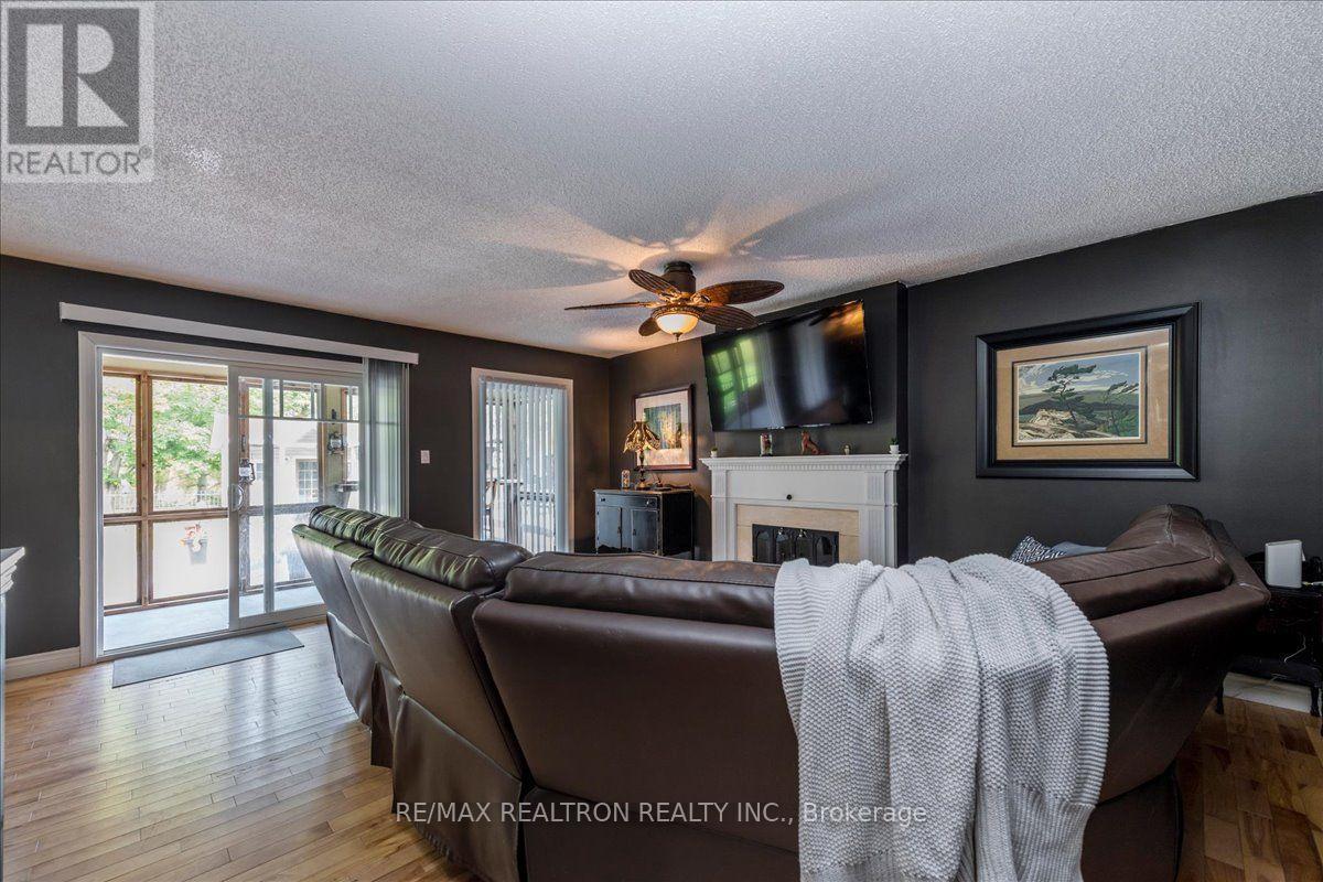 34 Howard Drive, Oro-Medonte, Ontario  L0L 2E0 - Photo 5 - S13840094