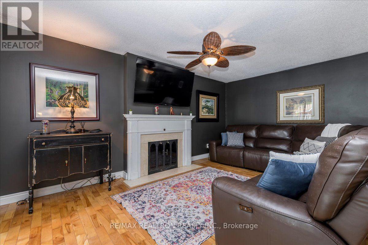 34 Howard Drive, Oro-Medonte, Ontario  L0L 2E0 - Photo 6 - S13840094