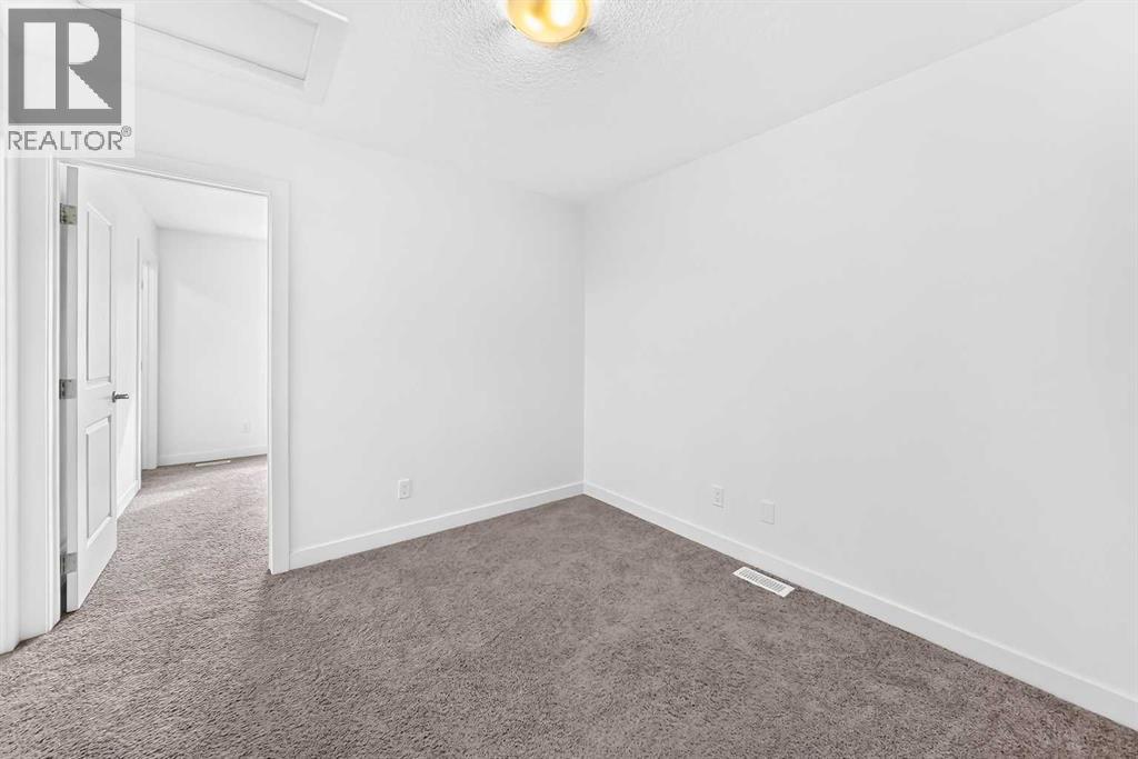 208, 15 Evanscrest Park NW