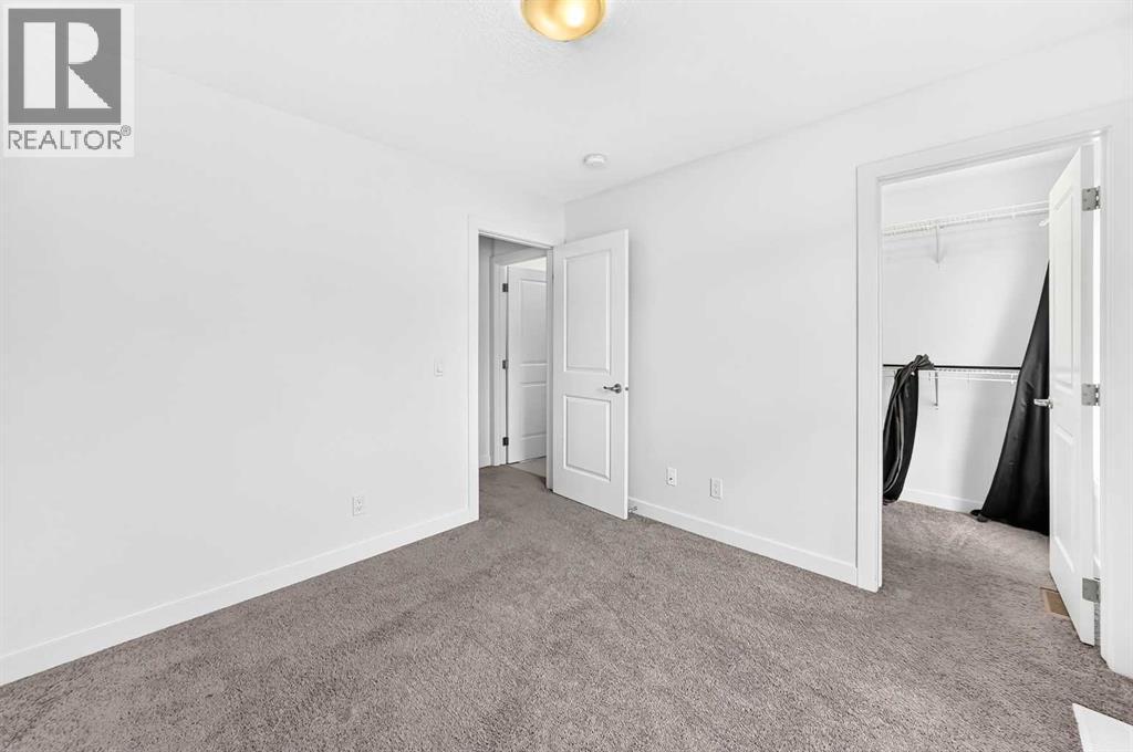 208, 15 Evanscrest Park NW
