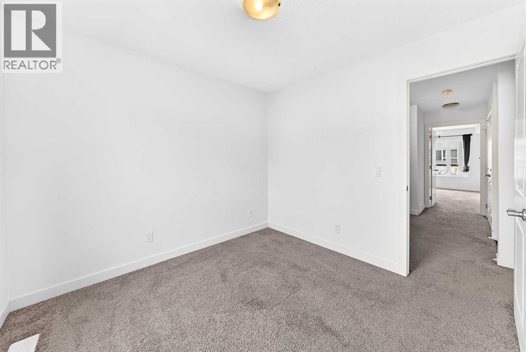 208, 15 Evanscrest Park NW
