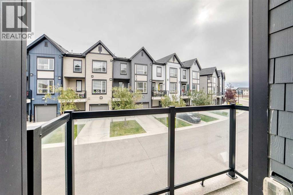 208, 15 Evanscrest Park NW