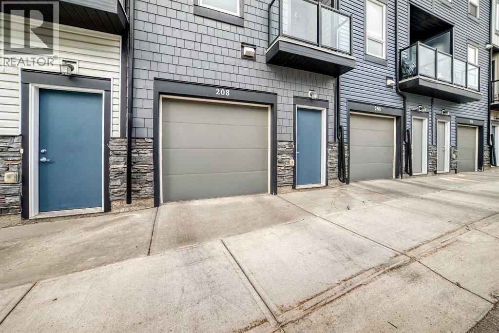 208, 15 Evanscrest Park NW