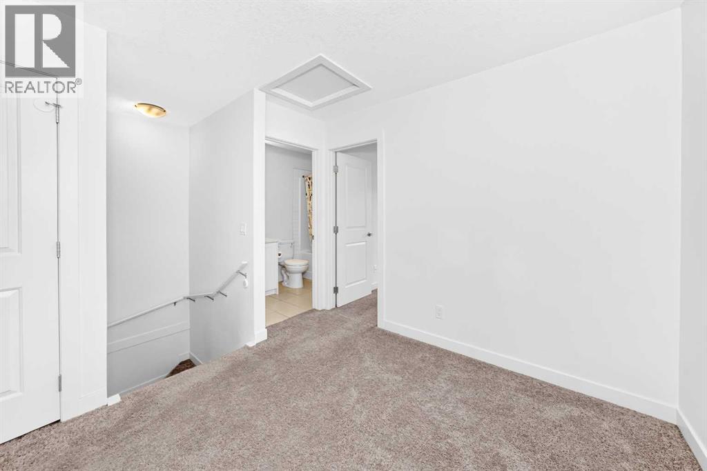 208, 15 Evanscrest Park NW