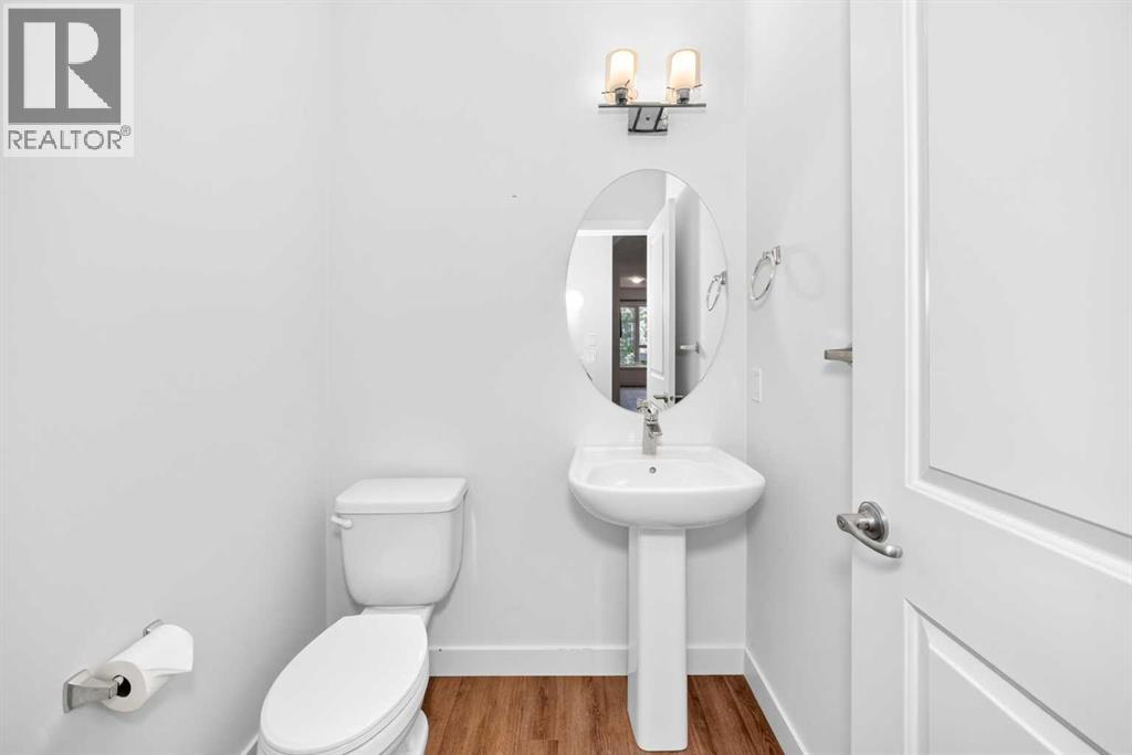 208, 15 Evanscrest Park NW