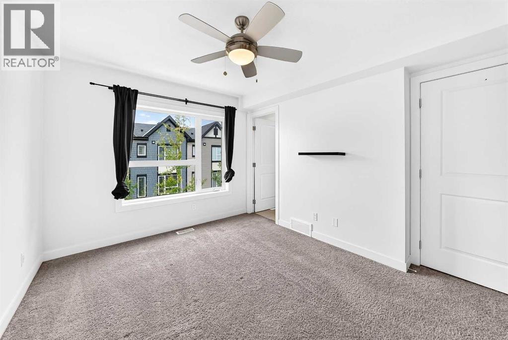 208, 15 Evanscrest Park NW