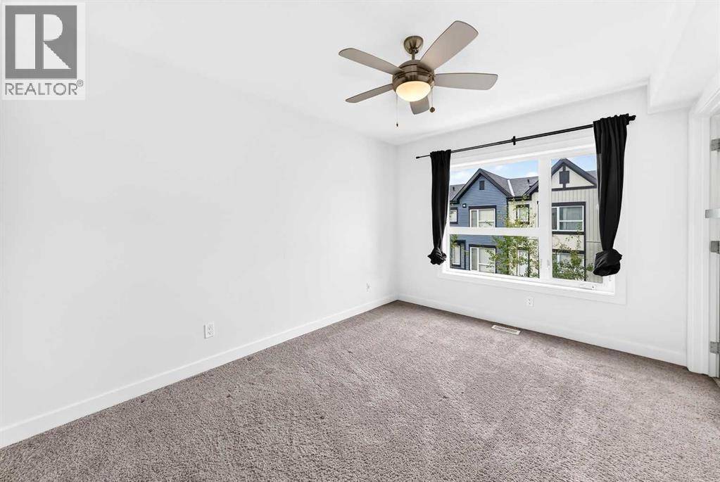208, 15 Evanscrest Park NW
