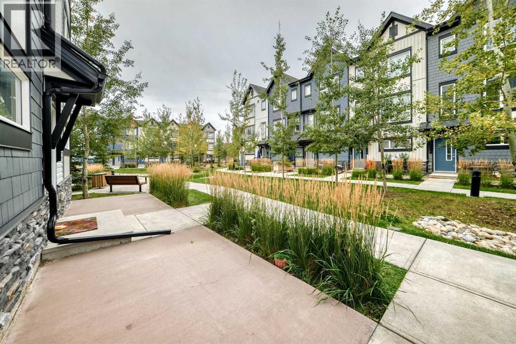 208, 15 Evanscrest Park NW