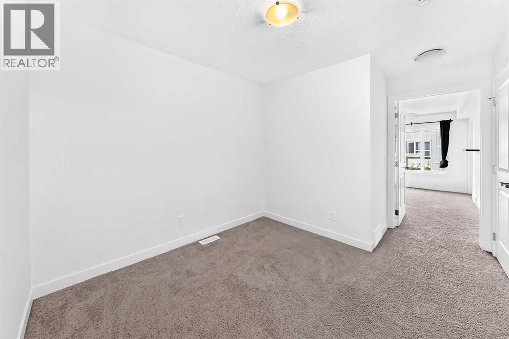 208, 15 Evanscrest Park NW