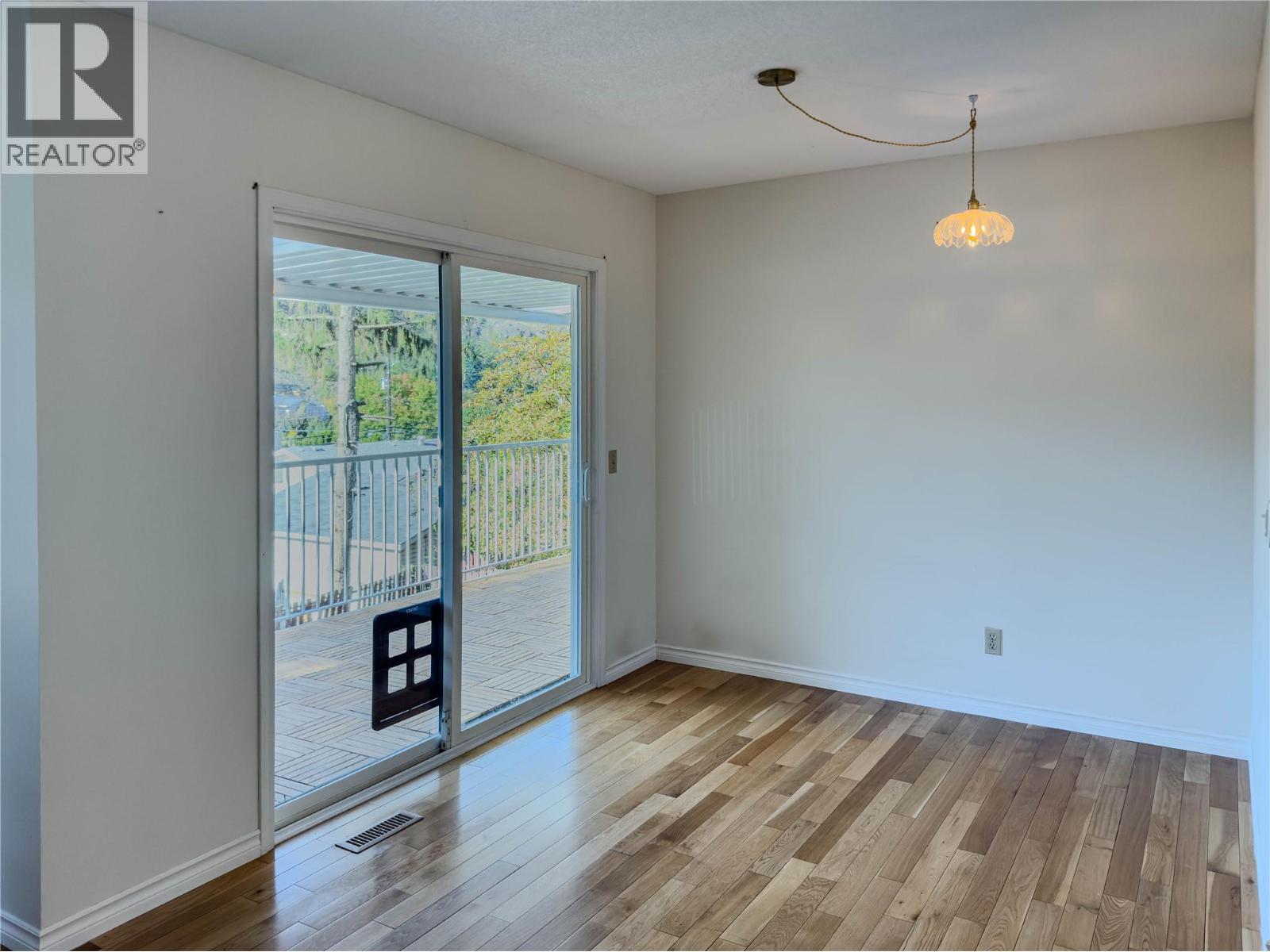 1595 Mt Dufferin Avenue, Kamloops, British Columbia  V2E 1A8 - Photo 9 - 10402062