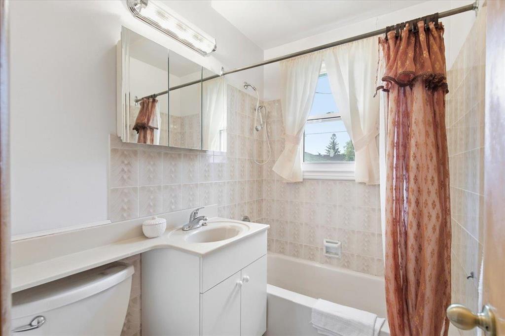 911 Nairn Avenue, Winnipeg, Manitoba  R2L 0X9 - Photo 14 - 202624324