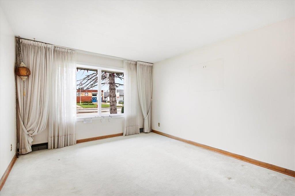 911 Nairn Avenue, Winnipeg, Manitoba  R2L 0X9 - Photo 3 - 202624324