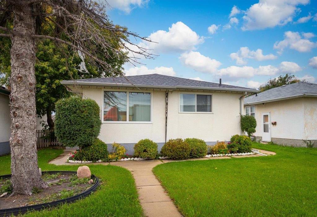 911 Nairn Avenue, Winnipeg, Manitoba  R2L 0X9 - Photo 0 - 202624324