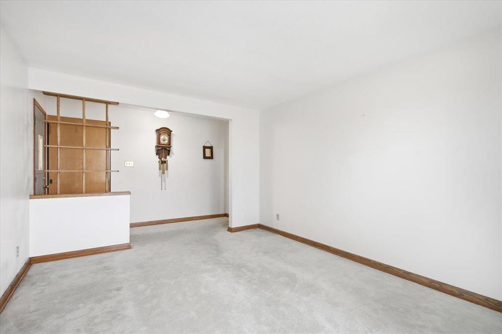 911 Nairn Avenue, Winnipeg, Manitoba  R2L 0X9 - Photo 2 - 202624324