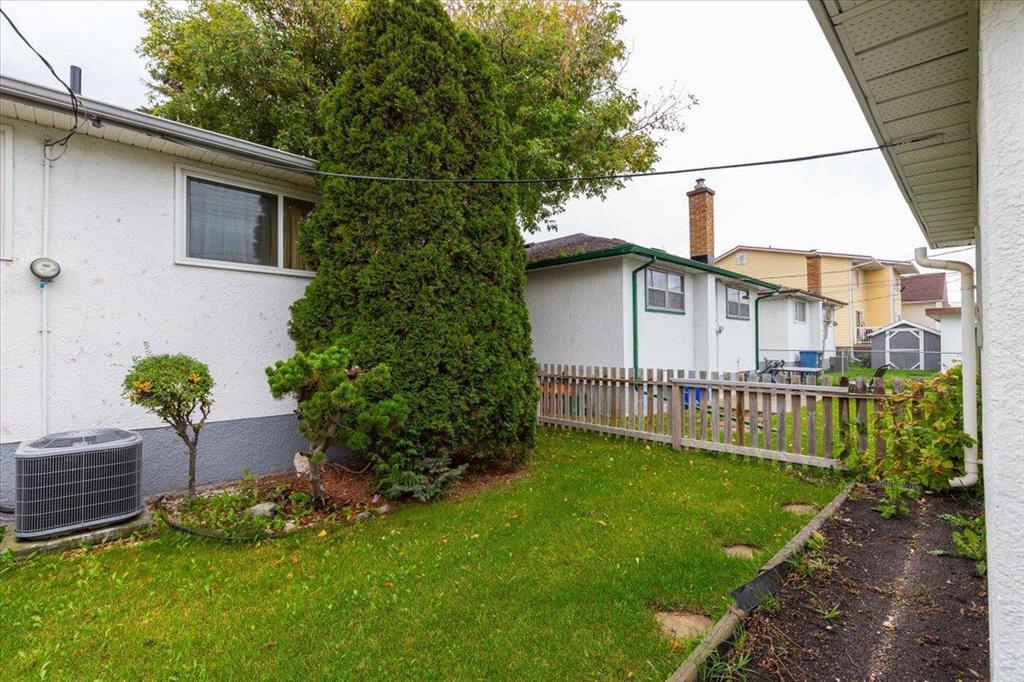 911 Nairn Avenue, Winnipeg, Manitoba  R2L 0X9 - Photo 24 - 202624324