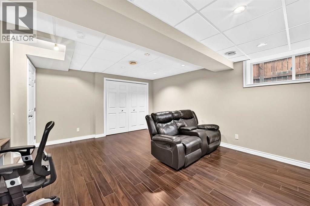265 Everglen Rise SW